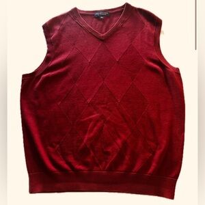 Roundtree & Yorke V-Neck Red Sweater Vest